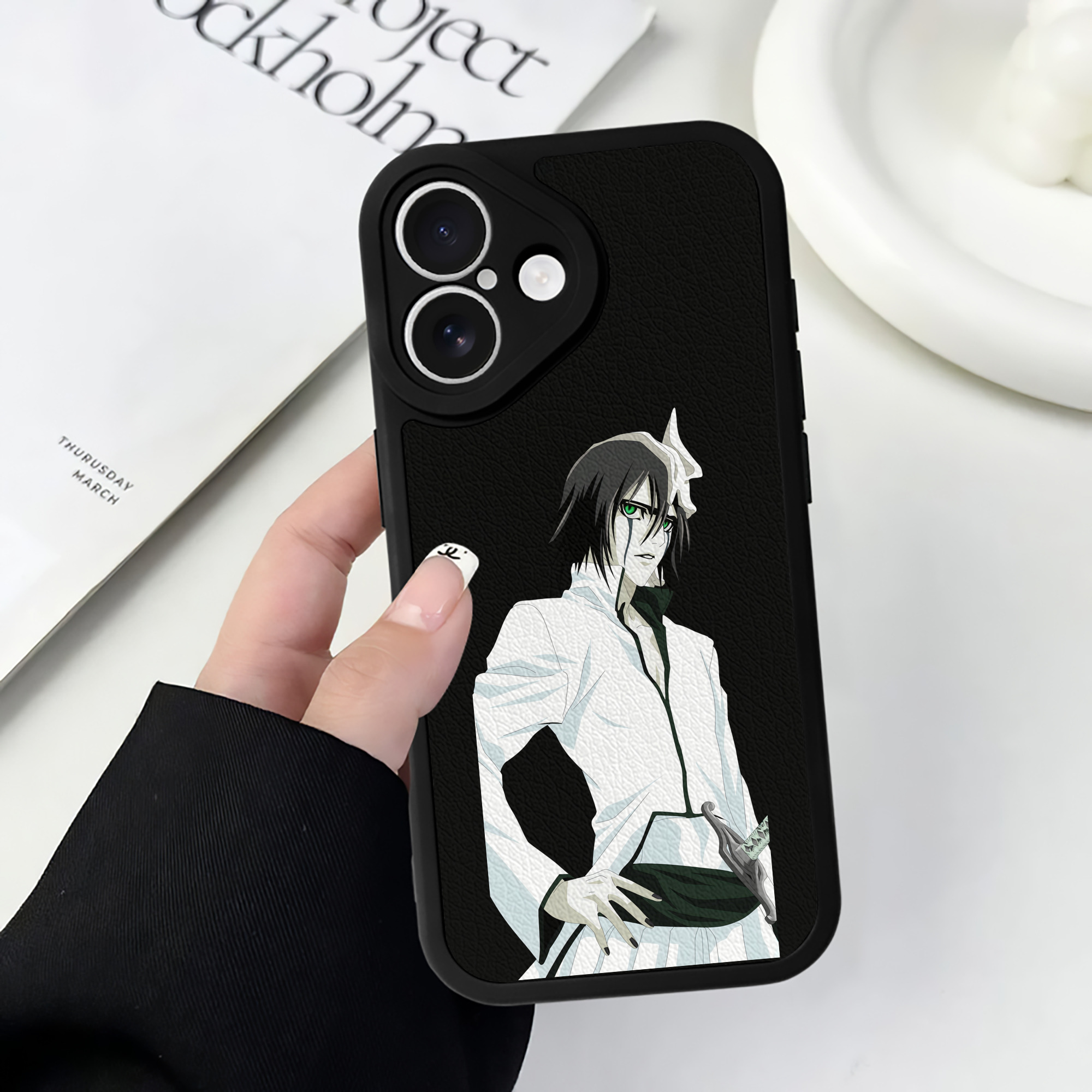 （画像用） ブリーチ ウルキオラ·シファー BLEACH Ulquiorra cifer 【iPhone 16シリーズ対応】シリコンスマホケース（レザー調） 材質：シリコン